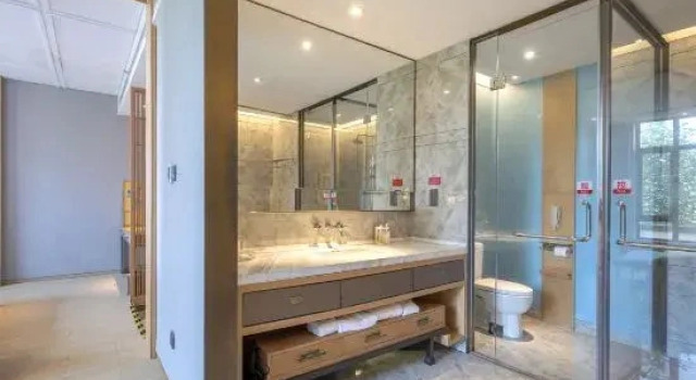 Двухместный люкс с видом на внутренний двор Holiday Inn Dalian Hot Spring By Ihg