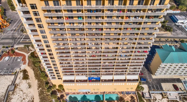 Sterling Reef Beach Resort - PCB BY PHG, Rezerwuj Ośrodek wypoczynkowy Hotele w Panhandle Florida z basenem, Basen