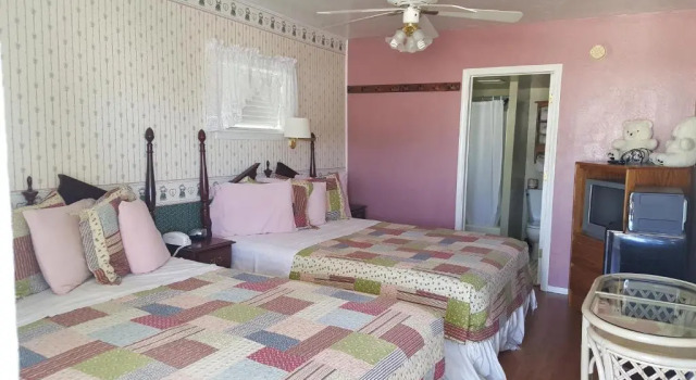 Четырёхместный номер Standard Canyon Country Inn