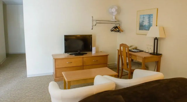 Sechelt Inn, Book Hotel Hoteller i Sunshine Coast med parkering, Parkering