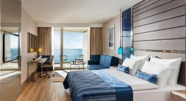 Двухместный полулюкс с видом на море Crowne Plaza Florya Istanbul by IHG