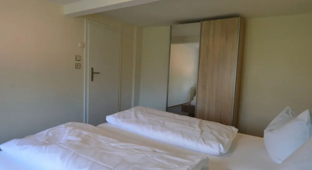 Holiday Home in Morz With Garden, Rezerwuj Hotel Morz Nadrenia-Palatynat
