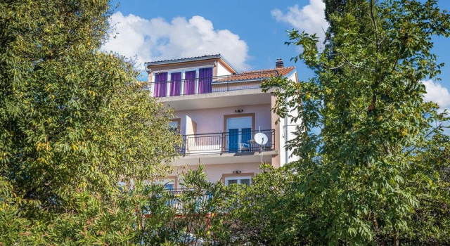 Amazing Apartment in Novi Vinodolski With 1 Bedrooms and Wifi