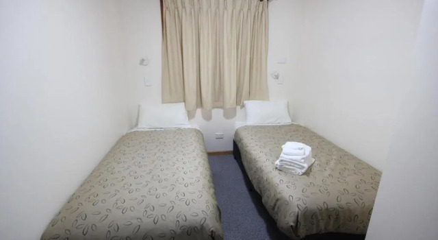 Апартаменты Deluxe Port Vincent Motel & Apartments