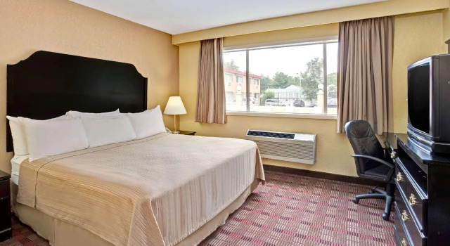 Двухместный номер Standard Howard Johnson by Wyndham Pikesville