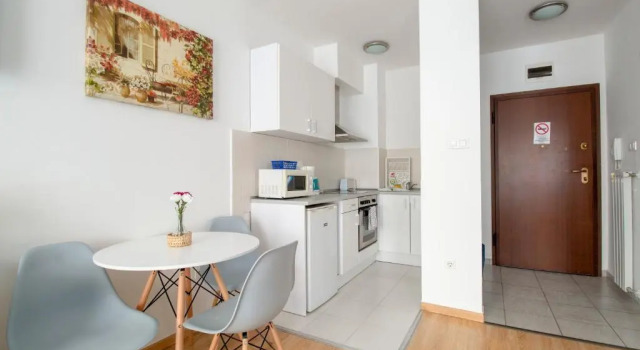 Студия с видом на сад Prince Apartments