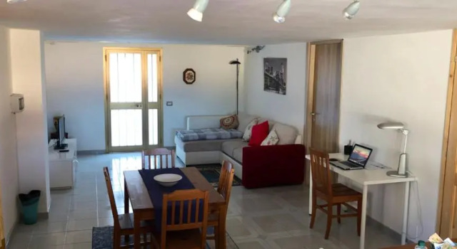 Domus Aurea - Appartamento intero ed indipendente con giardino, Rezervovat Apartmán Hotely v Lazio s bazénem, Bazén