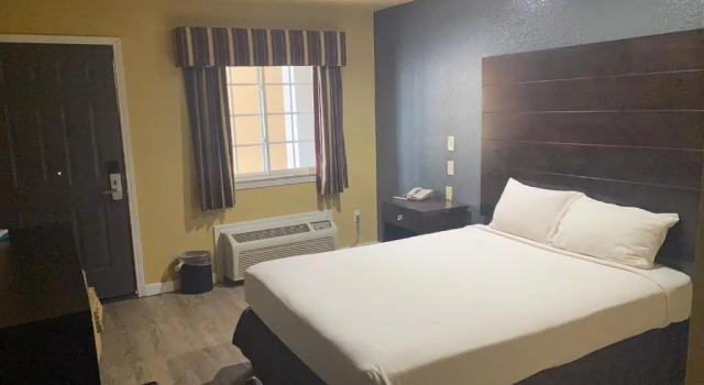 Двухместный номер Standard Woodridge Inn and Suites