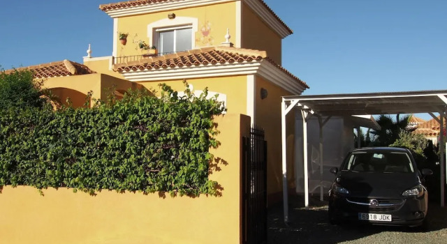 Detached Holiday Home with Private Swimming Pool near Mazarròn