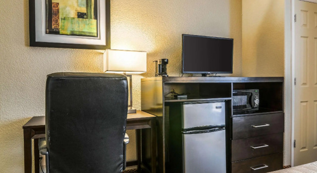 Двухместный номер Standard Quality Inn & Suites Winfield
