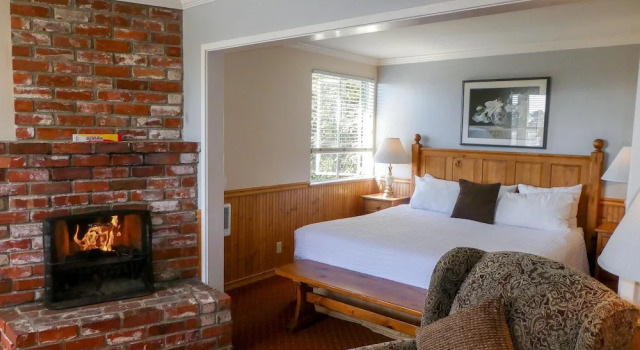 Номер Deluxe Carmel Fireplace Inn
