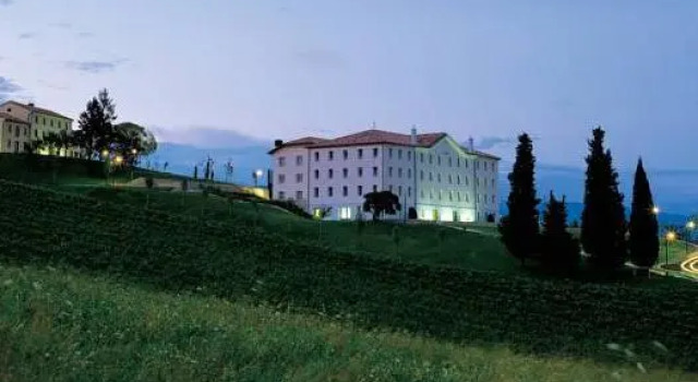 Двухместный полулюкс Phi Hotel Astoria