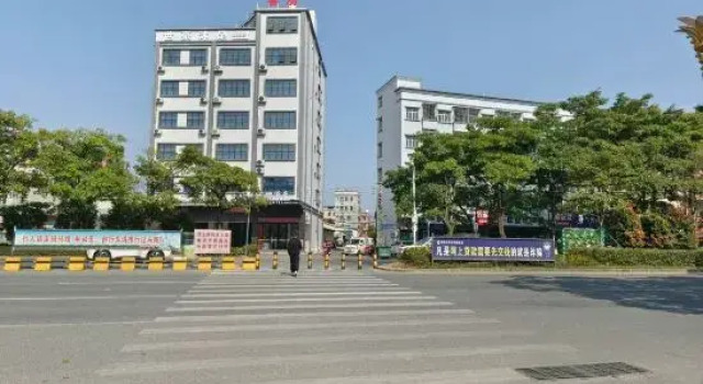 Yiyi Hotel (Dongguan Xiegang Branch), Boek Hotel Hotels in Guangdong met parkeren, Parkeren