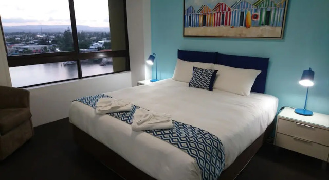 Surfers Hawaiian Holiday Apartments, Забронировать Апартаменты/квартира Голд-Кост Квинсленд, рядом с Florida Gardens Tram Station