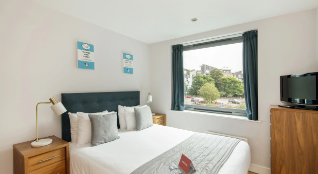 HQ Aparthotel Farnborough, Забронировать Отель Фарнборо 