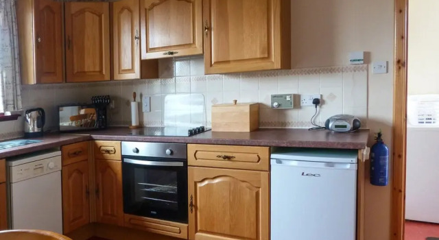 Коттедж 1 Bayview Bungalow