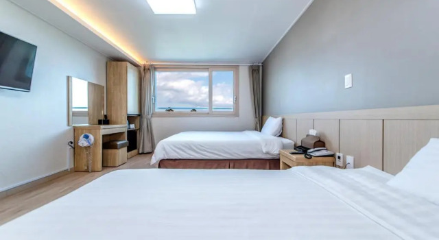 Двухместный номер Superior Jungmoon City Hotel & J-hill Hotel