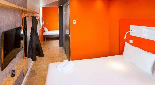 Четырёхместный семейный номер Standard ibis budget Cherbourg - La Glacerie