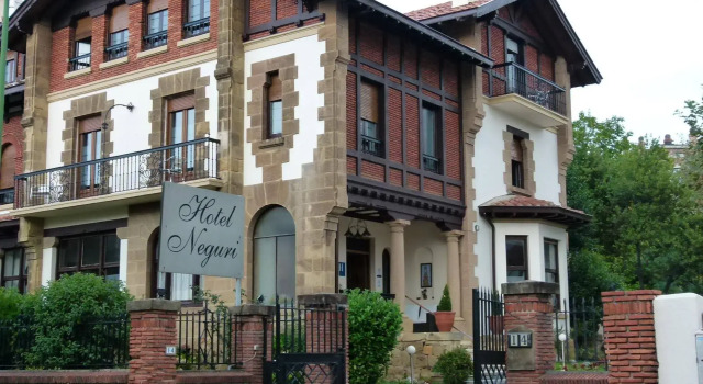 Hotel Neguri, Rezerwuj Hotel Hotele w Baskonia z parkingiem, Parking