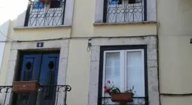 Great Duplex Apartment in Alfama with AC, Забронировать Апартаменты/квартира Санта-Мария-Майор Лиссабон, рядом с Money Museum