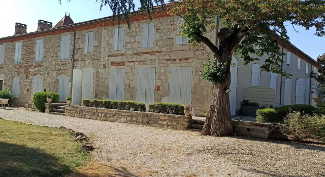 Logis Hotel Le Prince Noir, Забронировать Отель Сериньяк-сюр-Гарон Lot-et-Garonne