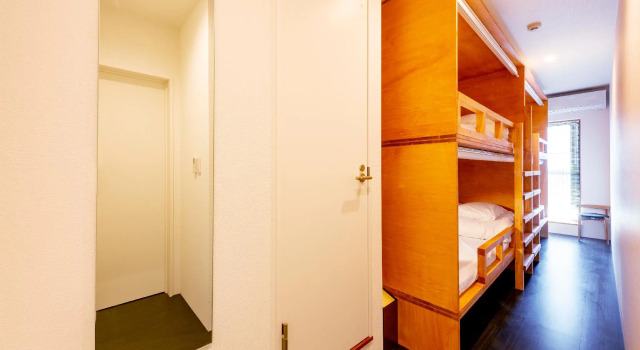 Кровать в общем номере (женский номер) plat hostel keikyu asakusa karin