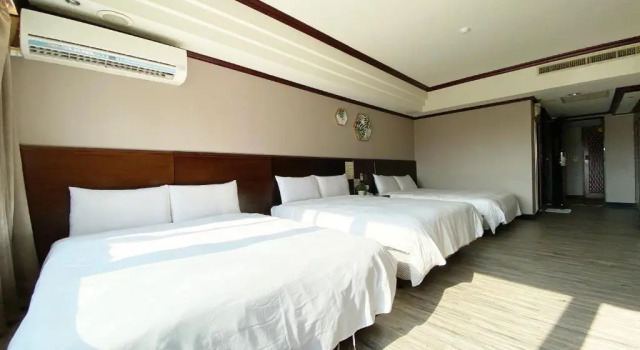 Шестиместный номер Standard Felicity Business Hotel