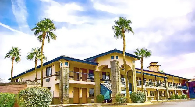 Кровать в общем номере Best Western Superstition Springs Inn
