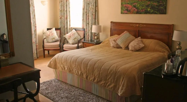 Номер Standard The Crown Hotel