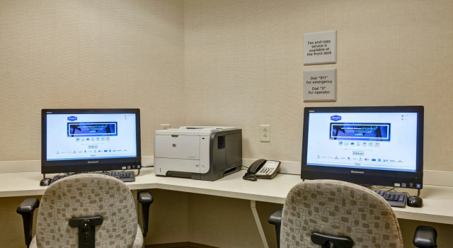 Hampton Inn & Suites Wilkes-Barre, Book Hotel Hoteller i The Poconos med pool, Swimmingpool