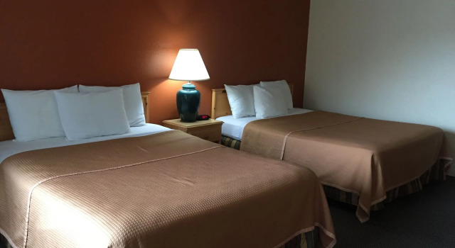 Pine Tree Inn