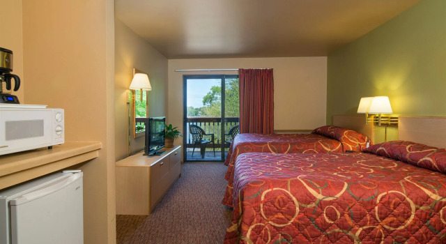 Sunset Bay Resort & Suites