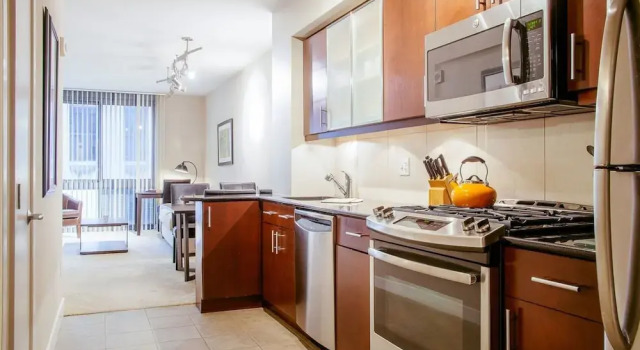 Апартаменты Bridgestreet at Newseum Residences