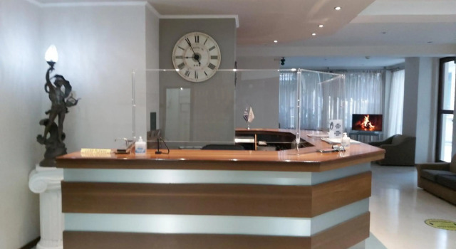 Omiros Hotel, Забронировать Отель Отели Афины с завтраком, рядом с Станция метро Monastiraki, Завтраки
