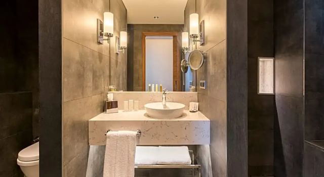 Номер Executive с видом на окрестности Golden Tulip Istanbul Bayrampasa