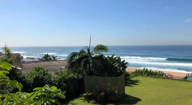 Коттедж Ansteys Beach Self Catering Apartments