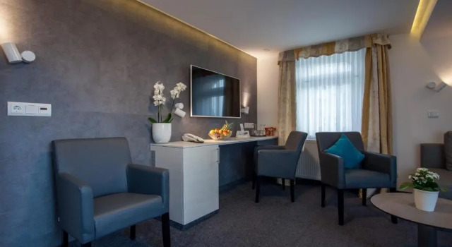 Suite Hotel Café Ebner