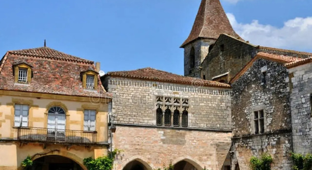 Cosy Holiday Home in Sainte-Croix with Garden