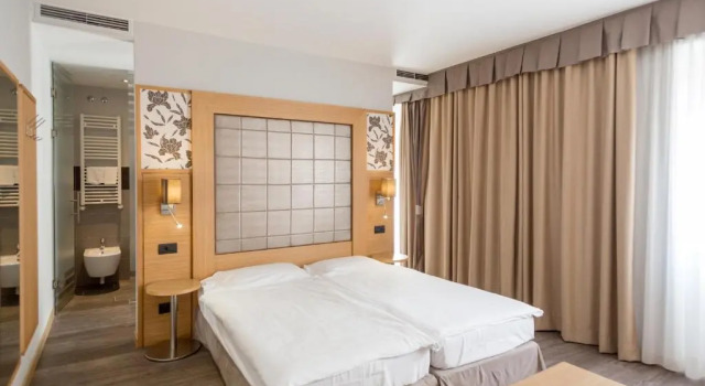 Трёхместный номер Standard с балконом Hotel Pace