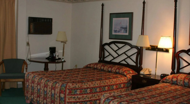 Boothbay Harbor Inn
