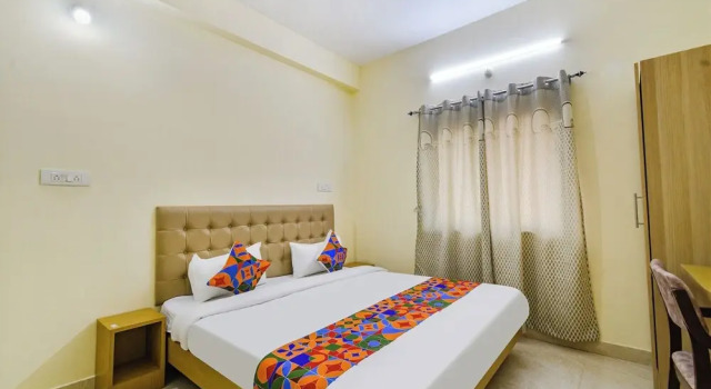 Номер Deluxe FabHotel RK Suites - Nr US Consulate, Financial District