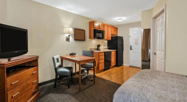 Run of House Candlewood Suites Galveston by IHG