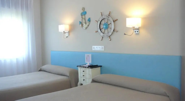 Hotel el Pinar, Rezerwuj Hotel Navia Costa Verde