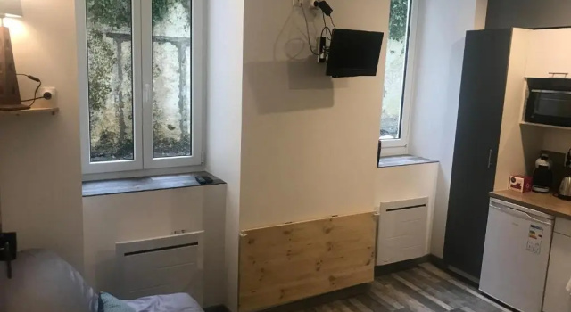 Joli Studio Entierement Renove