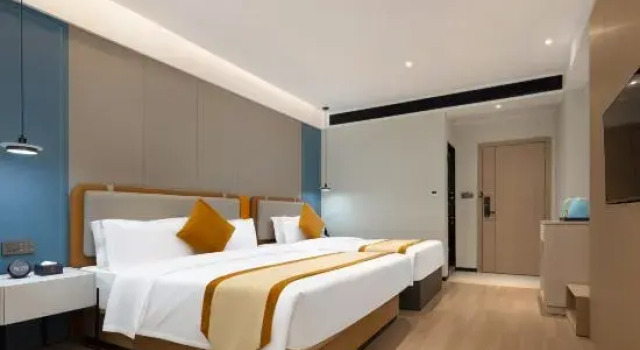 Семейный тент Wuyue Yangguang Hotel (Hengyang Railway Station)