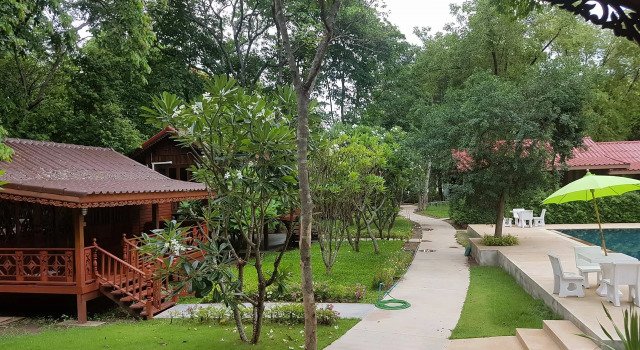Ban Kaeng Sian resort