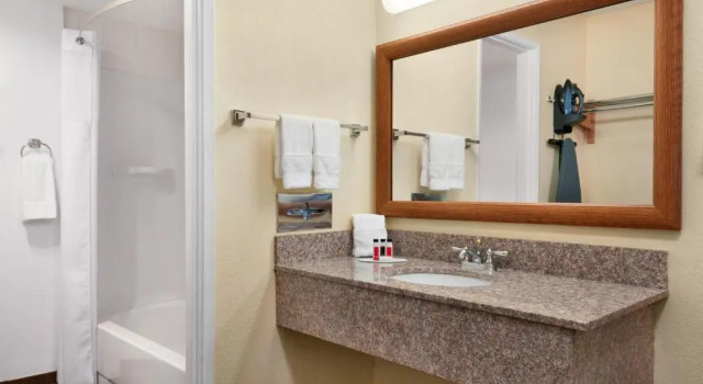 Двухместный номер Ramada by Wyndham Spokane Airport