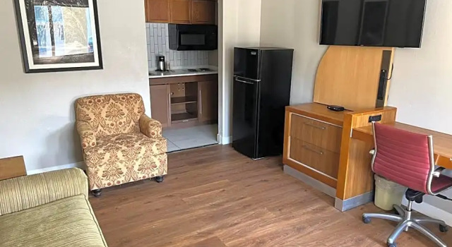 Люкс Deluxe Baymont Inn by Wyndham Odessa University Area