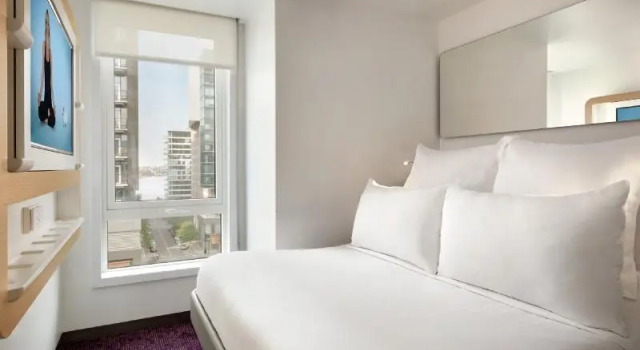 Двухместный номер для гостей с ограниченными возможностями Premium YOTEL Boston