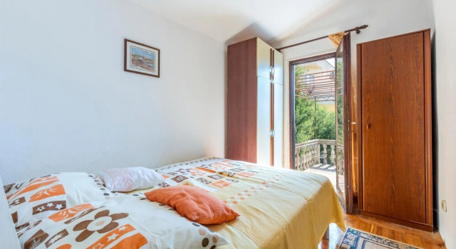 Beautiful Apartment in Okrug Gornji With Wifi and 2 Bedrooms